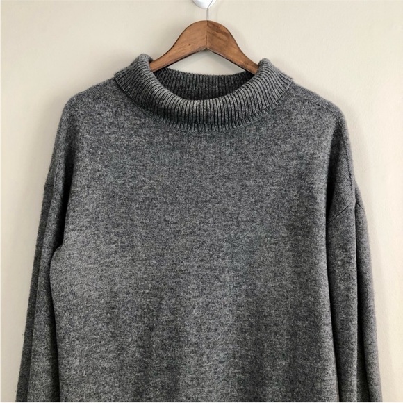 Line The Label Lambswool Yak Cashmere Knit
Oversized Turtleneck Sweater - Picture 3 of 10